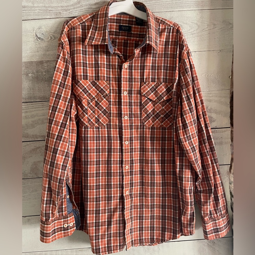 Men’s dress shirt.